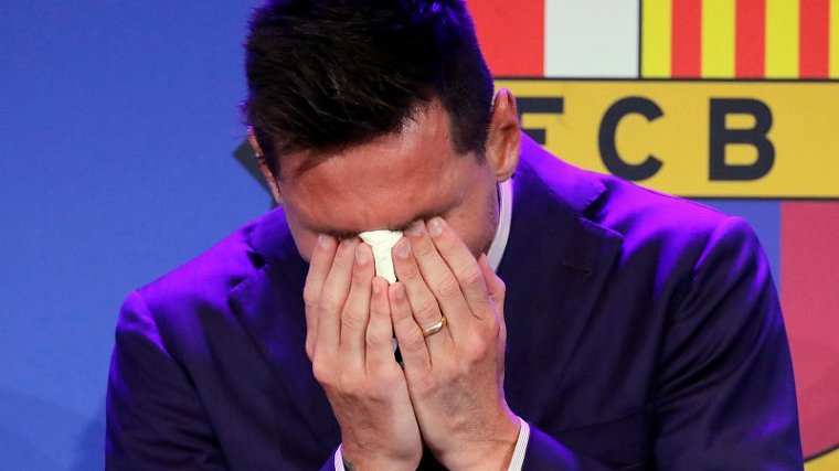 «Не могу смириться»: Месси расплакался на прощальной пресс-конференции в «Барселоне» - фото