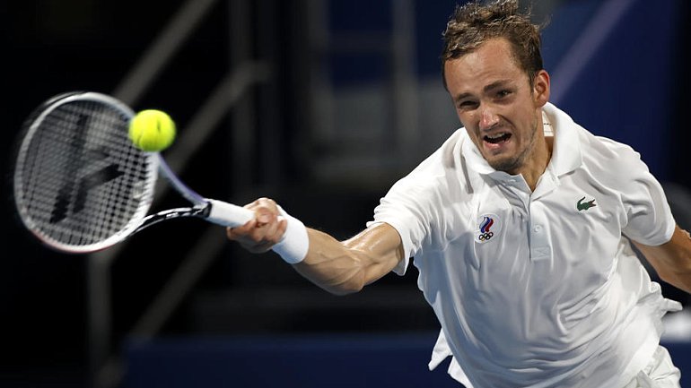 Медведев пробился в четвертьфинал турнира в Торонто - фото