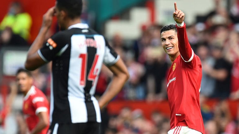 Роналду отличился дублем после возвращения в «Манчестер Юнайтед» - фото