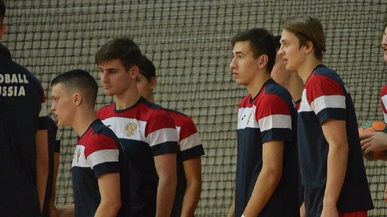 Игроков юношеской сборной России отстранили из-за подозрения в ставках на матчи - фото