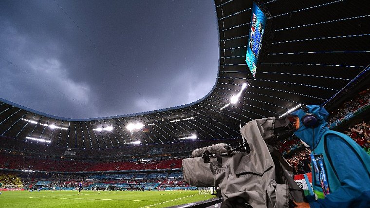 РПЛ хочет поднять стоимость прав на показ матчей до 4 миллиардов рублей - фото
