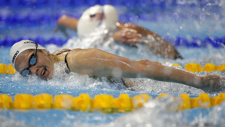 Светлана Чимрова завоевала золото на ЧЕ по плаванию на короткой воде - фото