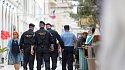 Хорватские полицейские обошли отели с российскими болельщиками: гостей Сплита просят отказаться от атрибутики - фото