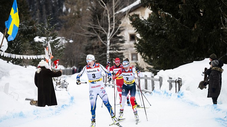 Российские спортсменки одержали победу в лыжной эстафете на Кубке мира - фото