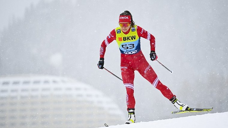 Наталья Непряева заняла 3-е место в гонке на 10 км с раздельным стартом на этапе «Тур де Ски» - фото