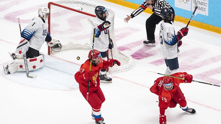 Российский арбитр рассказал, как хоккеисты отреагировали на отмену молодёжного чемпионата  - фото