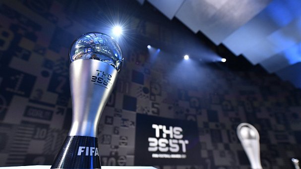 Левандовский – лучший игрок года, Месси и Роналду в сборной сезона. Прошла премия ФИФА по итогам календарного 2021 года - фото