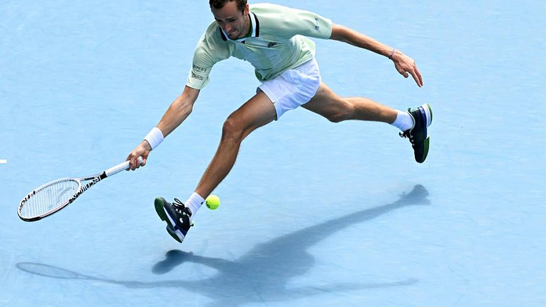 Медведев одержал победу в первом круге Australian Open - фото