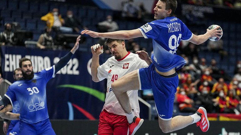 Сборная России за три секунды спаслась от поражения в матче с Польшей на ЧЕ - фото