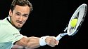 Медведев оштрафован на 12 тысяч долларов за поведение на Australian Open - фото