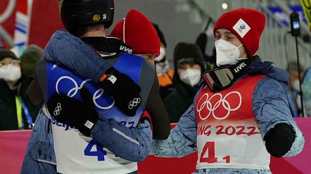 Прыгун с трамплина Васильев отреагировал на серебро сборной России на Олимпиаде в Пекине - фото
