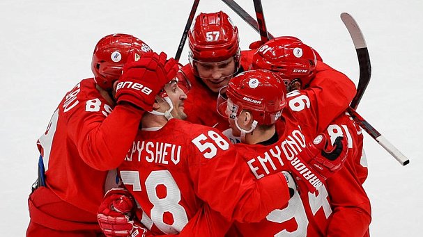 Российские хоккеисты одержали первую победу на Олимпиаде-2022 - фото