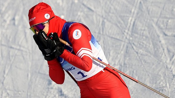 Непряева упустила бронзу в индивидуальной гонке Олимпиады-2022 - фото