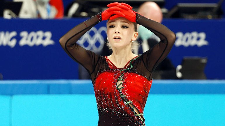 Уникальная ситуация Валиевой на Олимпиаде. Камила может выиграть второе золото, а потом её лишат четырех медалей - фото