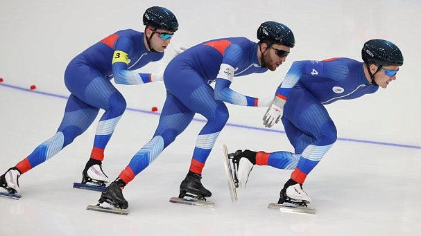 Сборная России завоевала серебро в командной гонке на Олимпиаде в Пекине - фото