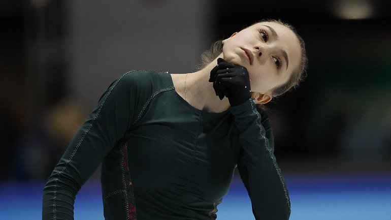 Валиева ошиблась в короткой программе на Олимпиаде-2022 - фото