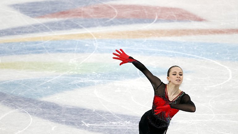 Валиева выиграла короткую программу на Олимпиаде-2022 - фото