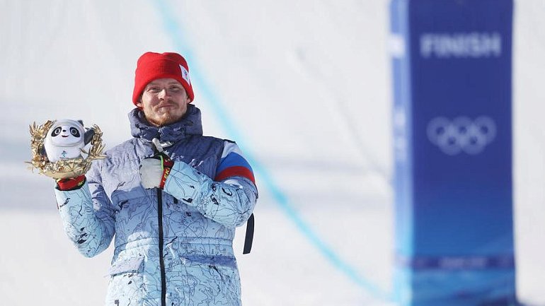 Ридзик не смог сдержать слез после бронзы в ски-кросе на Олимпиаде в Пекине - фото