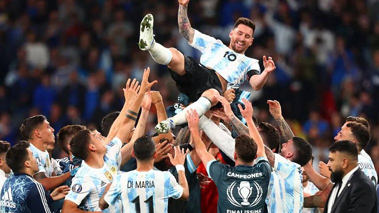 Аргентина стала победителем Финалиссимы-2022 - фото