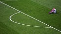 «Манчестер Сити» отреагировал на травму голкипера «Астон Виллы», на которого напал болельщик во время празднования чемпионства - фото