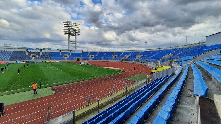Футбол вернулся на «Петровский»! Как на бывшем стадионе «Зенита» прошел первый за четыре года официальный матч - фото