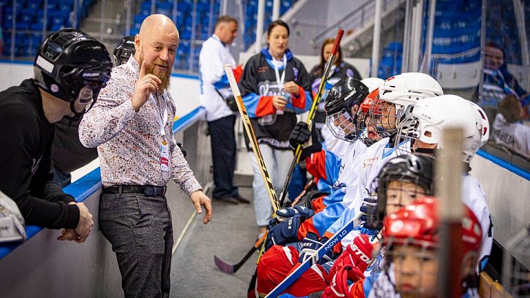 Денис Басов: Как увлечь детей хоккеем? Главное – доброе отношение тренера - фото