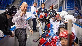 Денис Басов: Как увлечь детей хоккеем? Главное – доброе отношение тренера - фото