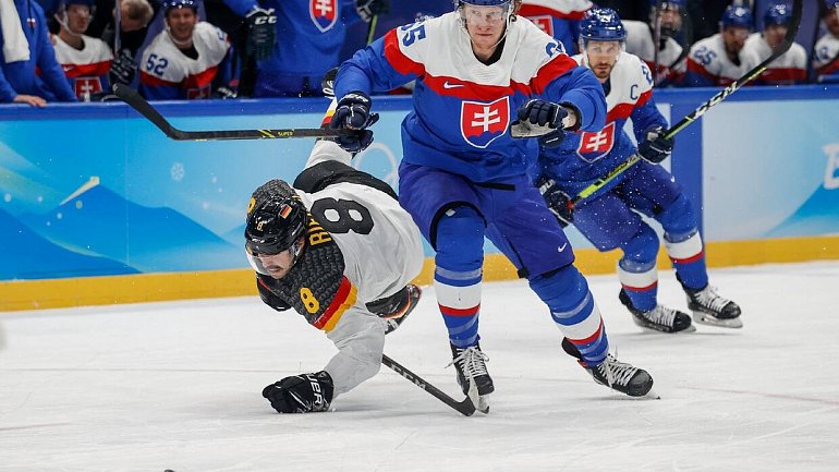 Словацкий хоккеист отказался выступить на ЧМ-2022 из-за риска не продолжить играть в «Сибири» - фото