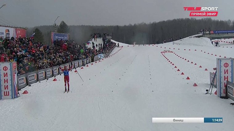 Большунов победил в скиатлоне на ЧР-2022 - фото