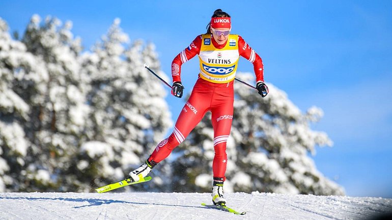 Непряева выиграла скиатлон на чемпионате России - фото