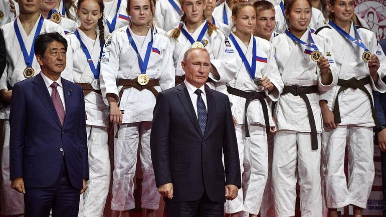Путин лишился звания почетного президента и посла Международной федерации дзюдо  - фото