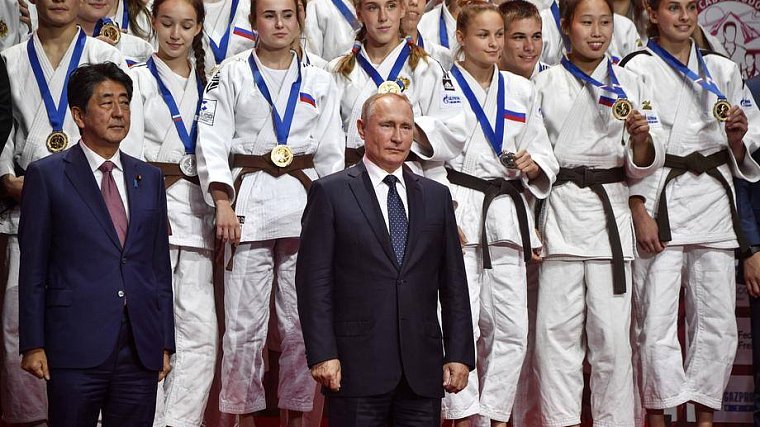Путин лишился звания почетного президента и посла Международной федерации дзюдо  - фото