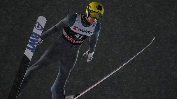 FIS рассмотрит дело призера Олимпиады Климова, показавшего российский флаг - фото