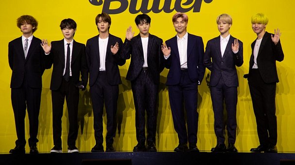 BTS вошли в команду Стивена Джеррарда. Популярная кей-поп группа приедет на чемпионат мира  - фото