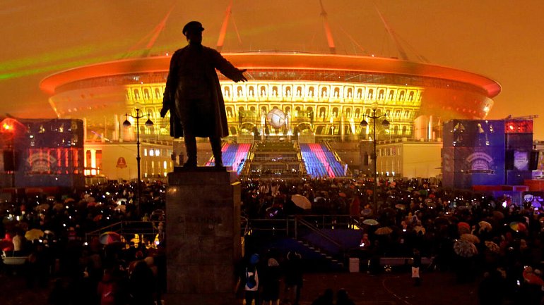 Осветили стадион «Санкт-Петербург» - фото