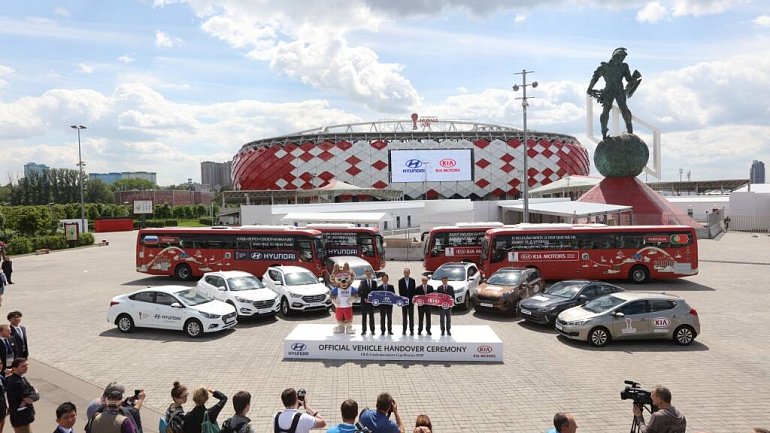Россия поедет на Hyundai, а Криштиану — на KIA Motors - фото