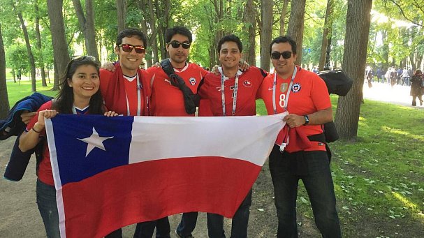 Семь тысяч флагов для сборной Чили - фото