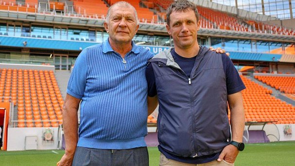 Гончаренко вернулся спасать «Урал». Семь лет назад он сбежал после странного матча с «Ахматом» - фото