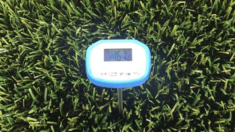 В хабаровском СКА измерили температуру на поле перед матчем с ЦСКА - фото