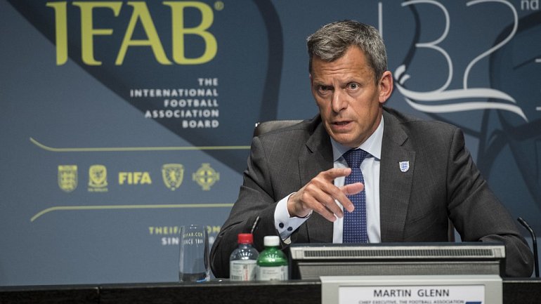 ФИФА нужно одобрение британцев, чтобы разрешить пять замен в России или Испании - фото