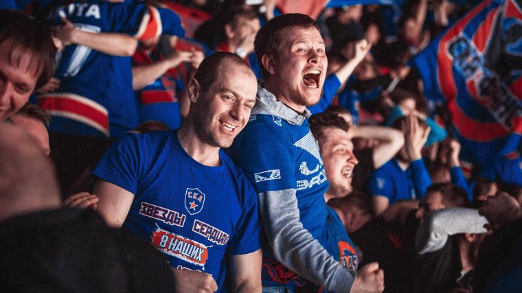 На матче СКА — «Локомотив» зрители аплодировали жителям блокадного Ленинграда - фото