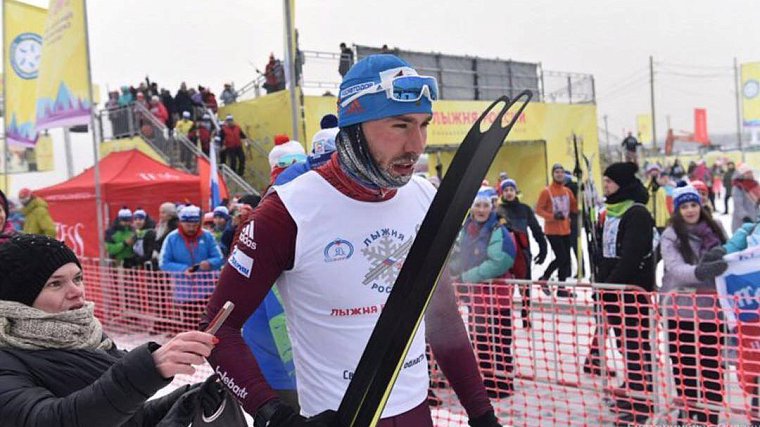Шипулин выиграл массовую гонку «Лыжня России» в Екатеринбурге - фото