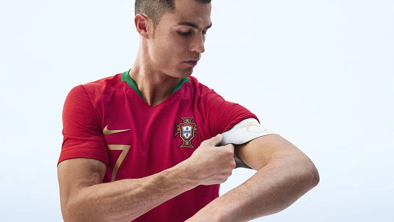 Поприветствуйте королей Европы: блеск золота и энергия зеленого в новой португальской футбольной форме Nike - фото
