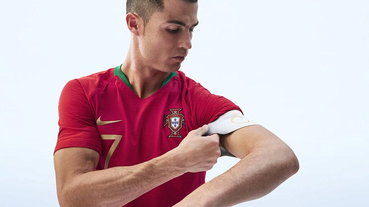 Поприветствуйте королей Европы: блеск золота и энергия зеленого в новой португальской футбольной форме Nike - фото
