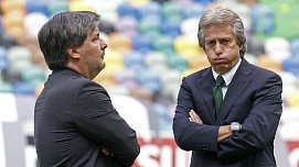 Главный тренер обвиняет президента клуба в организации нападения фанатов на игроков. Жуткая история из Португалии - фото