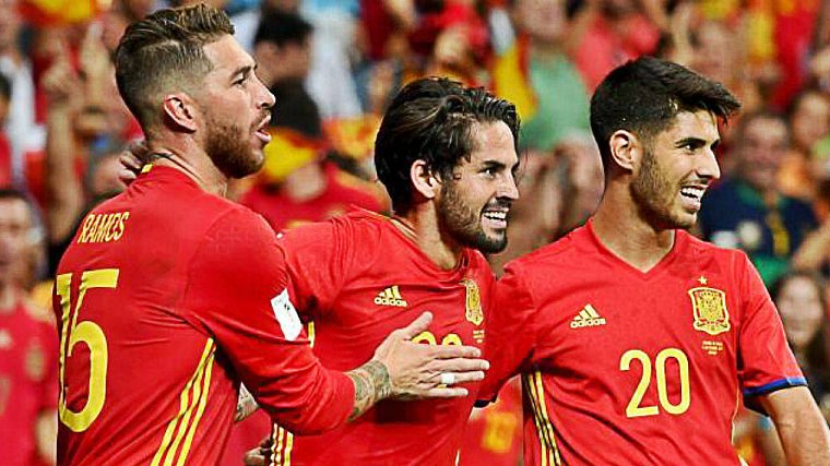 Сборная Испании получила приз ФИФА за честную игру - фото