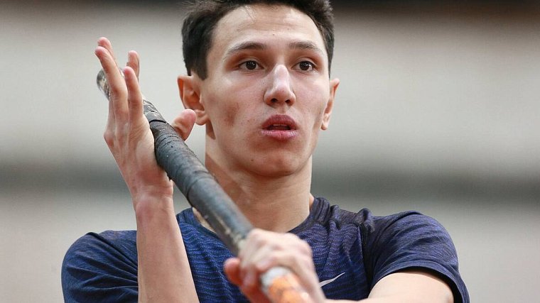 Тимур Моргунов стал серебряным призером ЧЕ в прыжках с шестом, преодолев 6 метров - фото