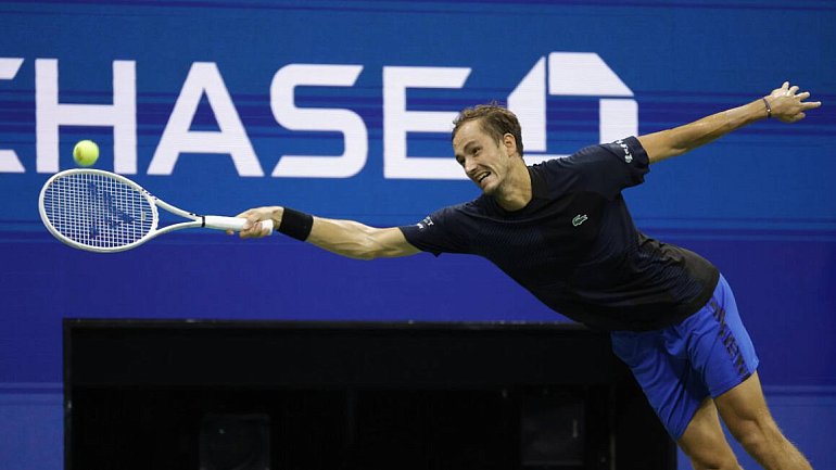 Медведев опустится с первого на четвертое место после US Open - фото