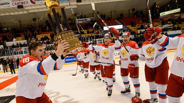 Канада дрогнула. Молодежная сборная России выиграла суперсерию - фото