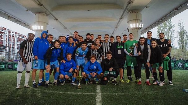 Клуб Тарасова выиграл футбольный «Кубок блогеров» – «Лига Bloggers Cup» - фото